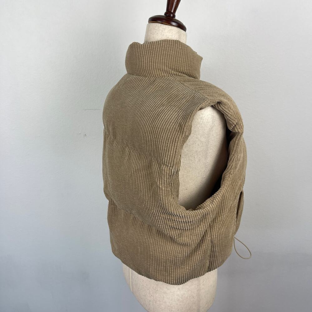 Beivy Boutique Cropped Corduroy Zip Up Putter Vest Latte Beige Womens MEDIUM NWT - Picture 4 of 9